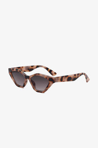 Sleek Cat Eye Polycarbonate Sunglasses
