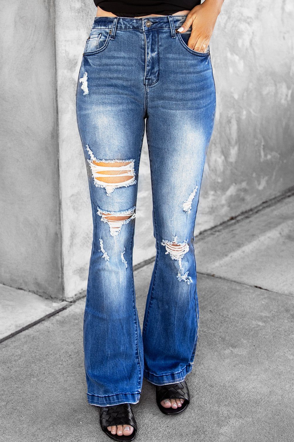 Distressed Flare Leg Jeans with Pockets - Periibleu